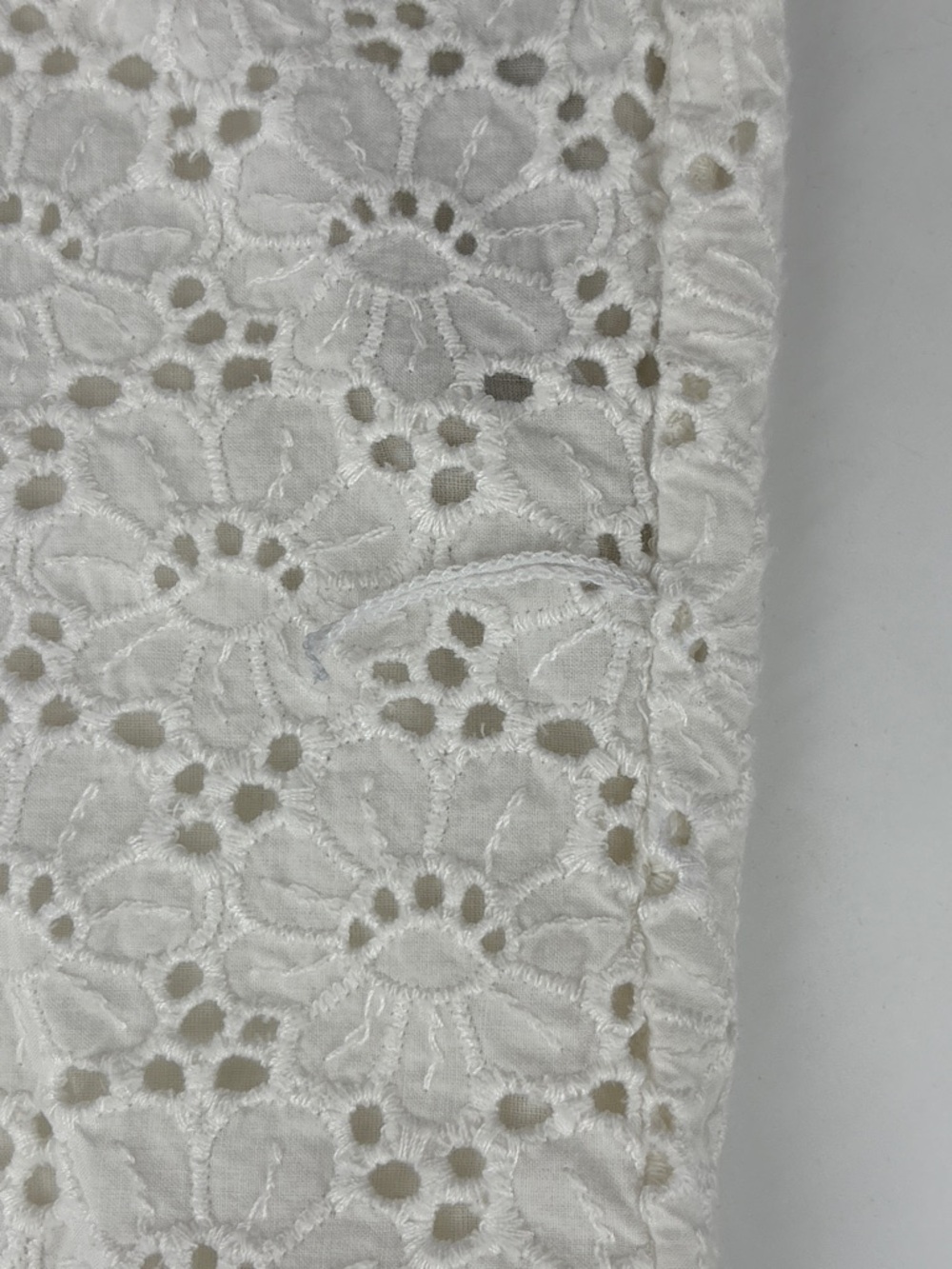 Abercrombie & Fitch White Eyelet Lace Sleeveless Top - Picture 7 of 7